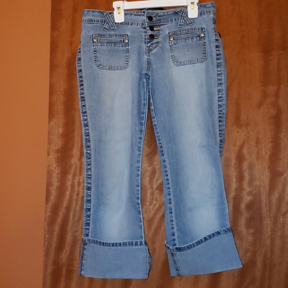Vtg Wide cuffed Cropped Stretchy Jeans